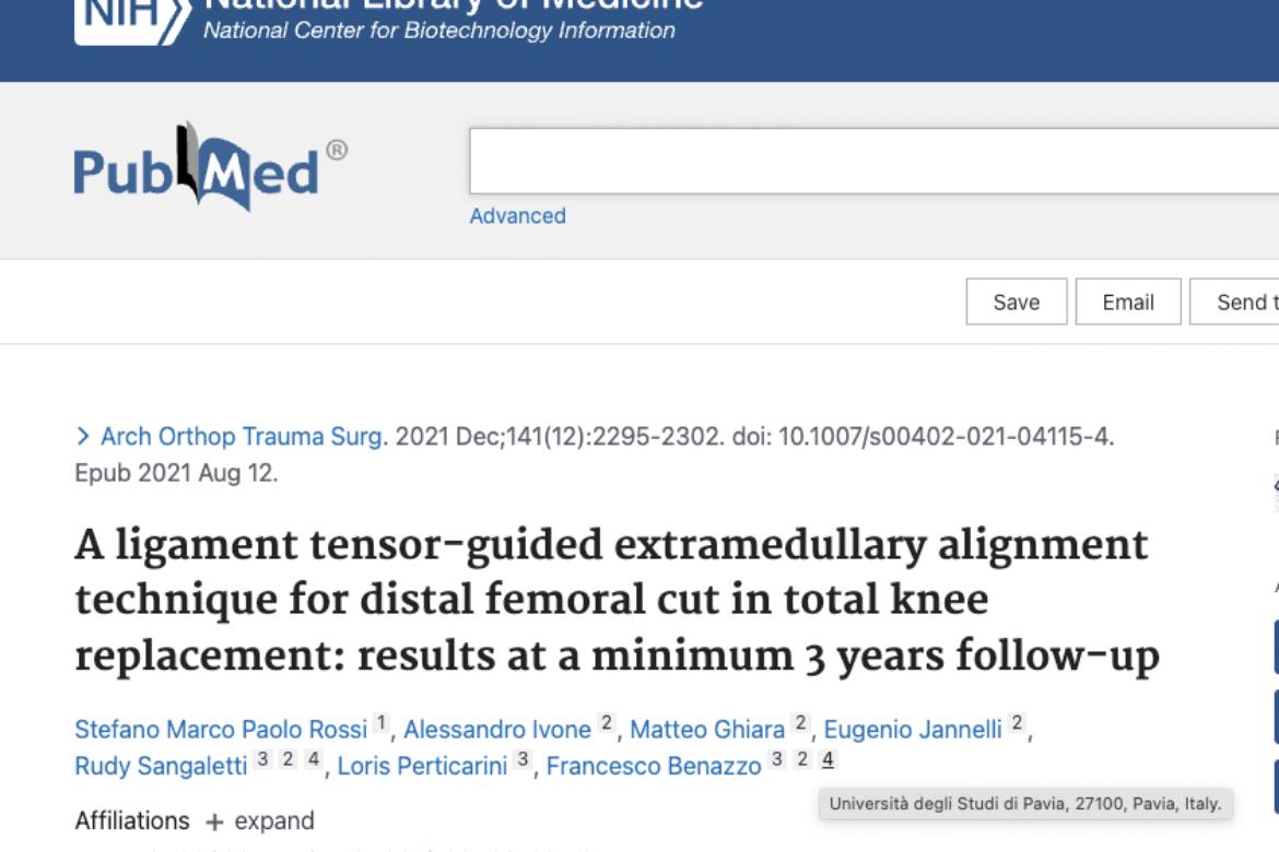 Tensore legamentoso come guida extramidollare per il taglio distale del femore